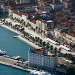 4 In Apartman Split