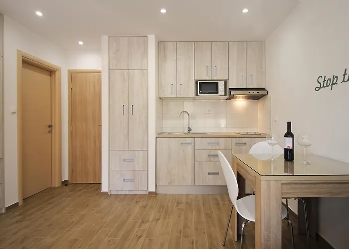 4 In Apartment Split